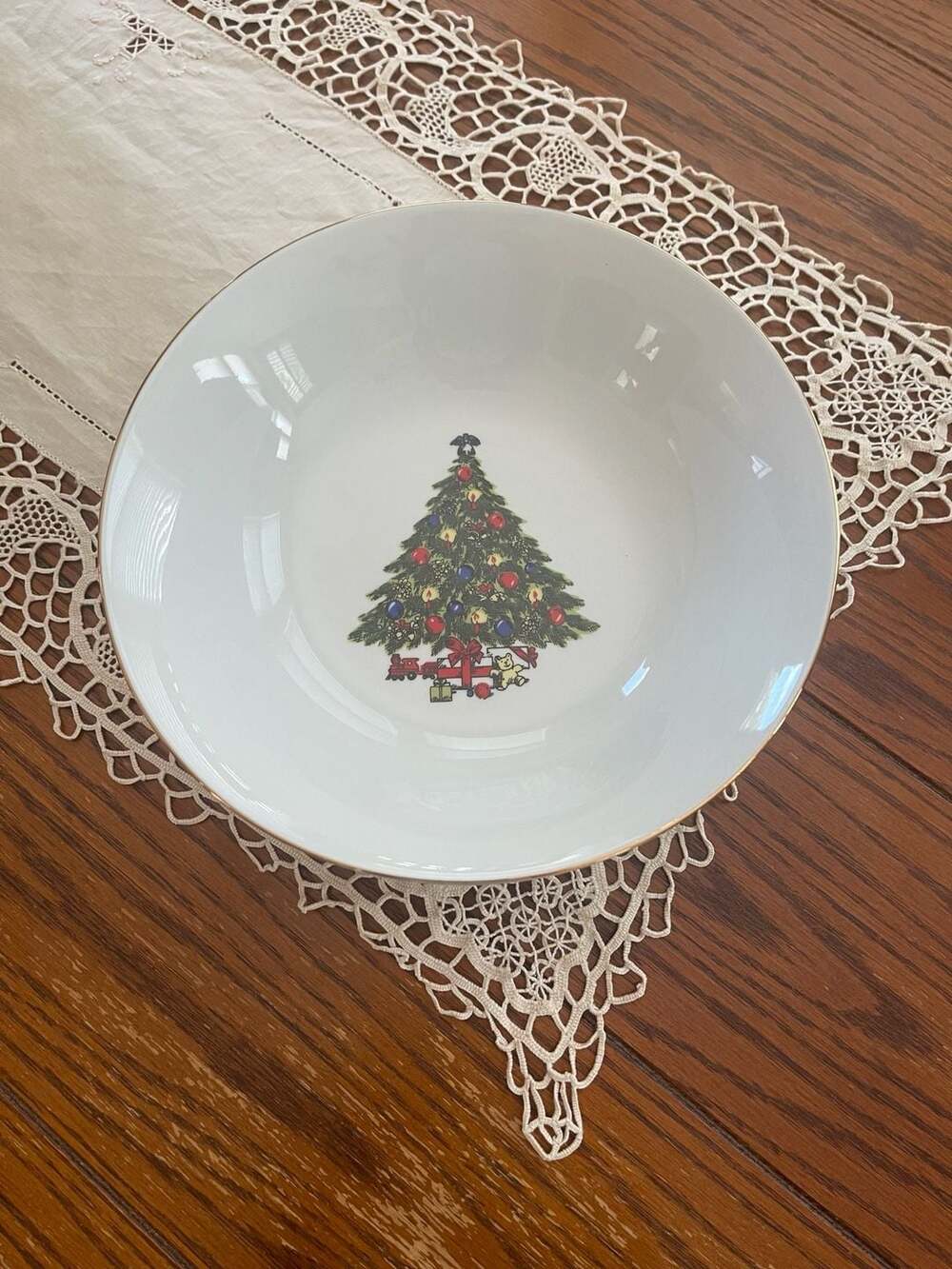 Sea Gull Fine China Christmas Tree Gold Rimmed Serving Bowl